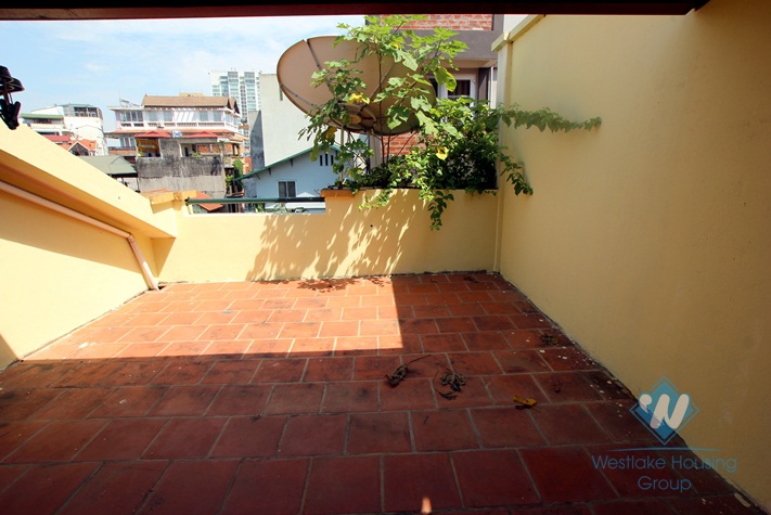 04 bedroom house with cheap price available for rent in Tay Ho district, Hanoi